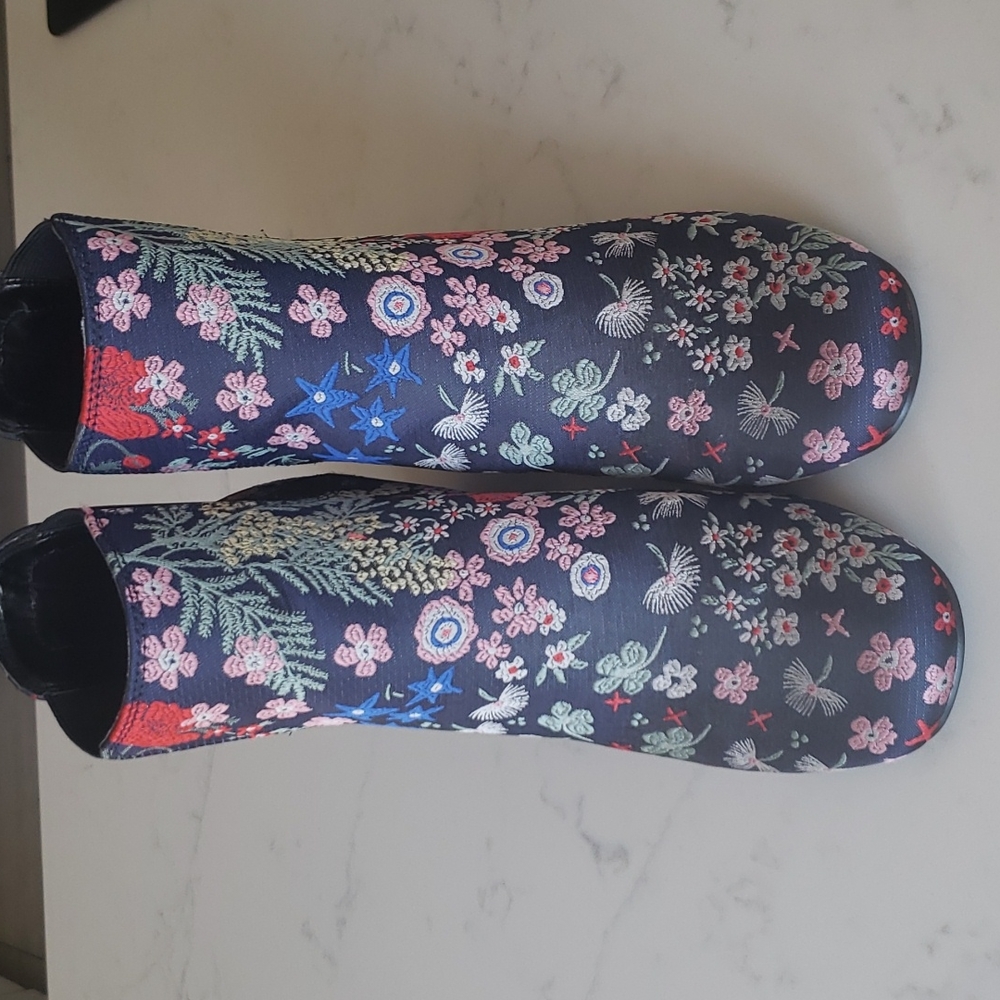 Floral Embroidered Heeled Boots - Multicolor